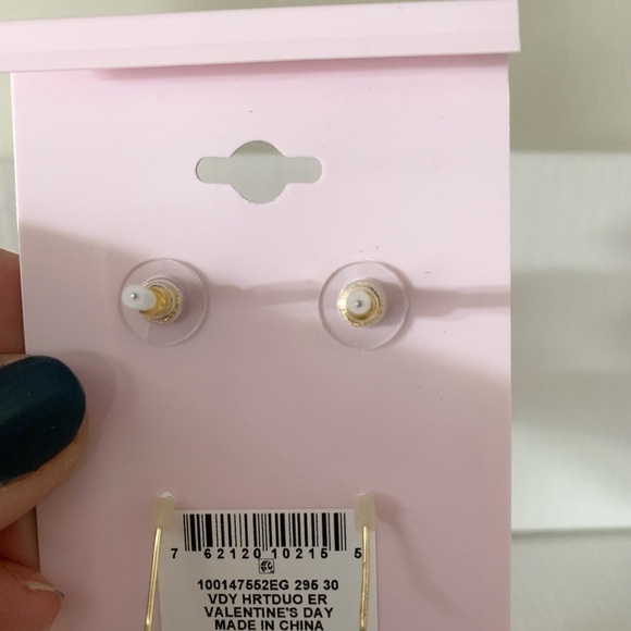 NWT Holiday Lane heart earrings ♥️❤️💕💙 - Picture 6 of 6